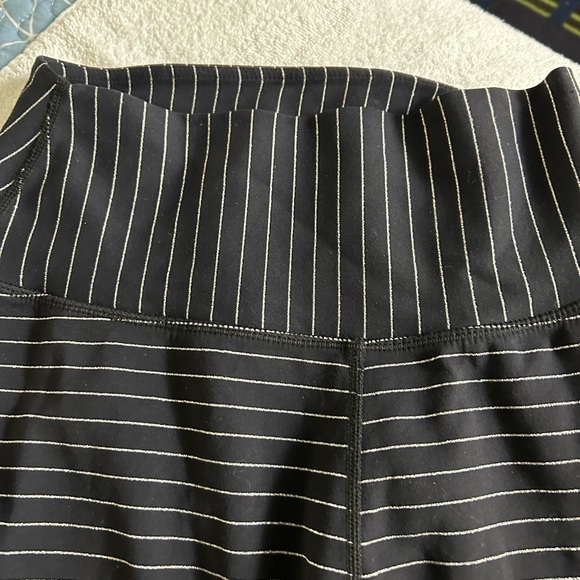 Glider Metallic Spandex Leggings - Picture 3 of 4